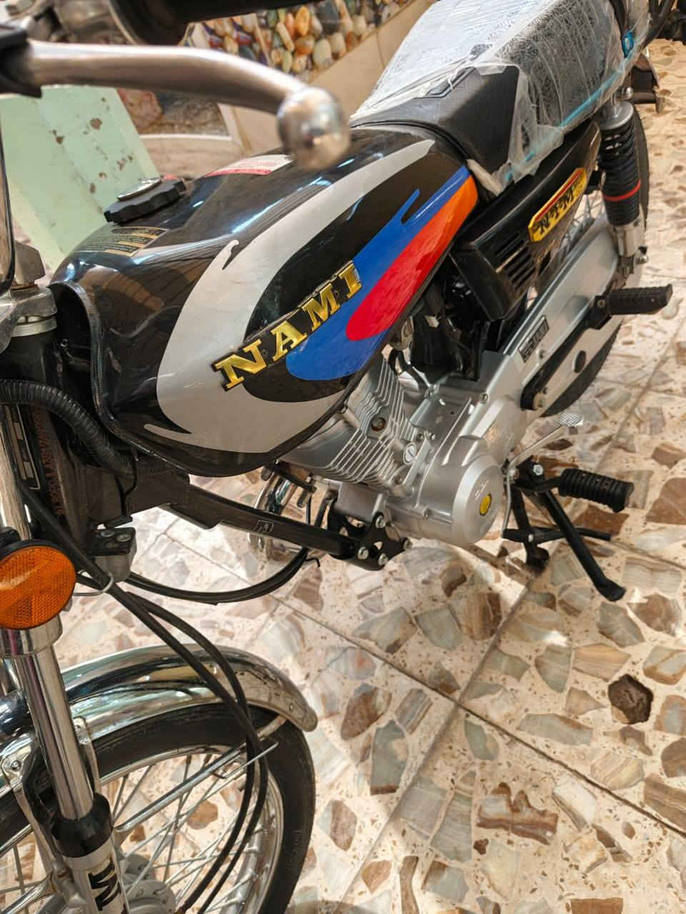 دراجه نامه موديل ٢٥  جديده قبل شهر مشتريه من المعرض اوراقه باسمي كامله السعر٦٥٠وبيه مجال ***********
