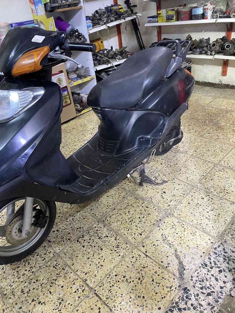 السلام عليكم دراجه سبيسي ياباني سرعه١٠٠للبيع الدراجه كفاله عامه كله شغاله مكينه ابلاد ممفتوحه كهربائياته كله شغاله نكره سلف بكل وكت السعر٤٥٠ الرقم *********** المكان حي الجهاد
