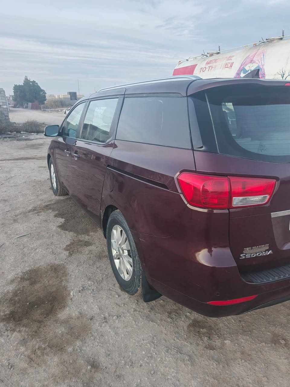 سيدونا 2017 جي دي اي سبعه راكب رقم اربيل الدولي اللون ماروني باسمي شرط التحويل هذه الصور والسونار حديث وباقي التفاصيل اتصل على صاحب السياره على الرقم *********** مكان السياره قضاء القاسم ع
