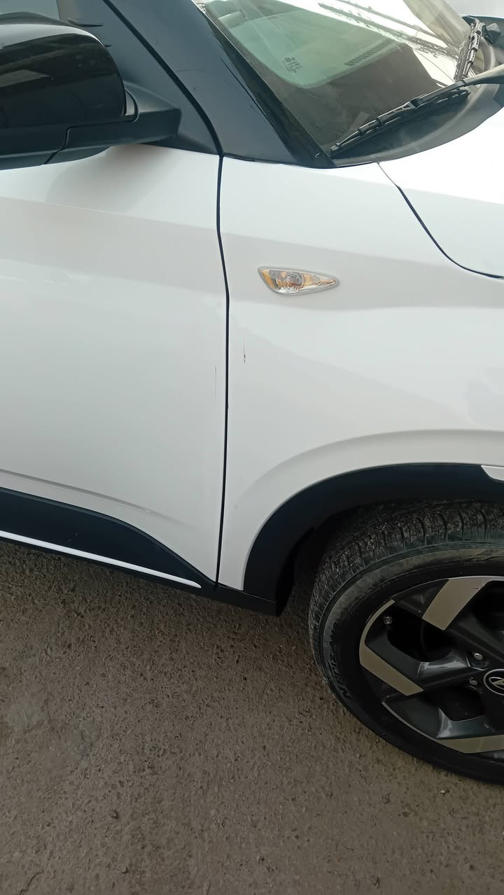 لبيع فقط
هوندي فينو 
موديل سيارة ٢٠٢٤
مواصفات 
بصمه
رادارات 
شاشه كبيره 
كامره 
ماشيه ٥٠٠٠ حقيقي 
حادث بس بنيد وبدل بلادي 
يعني سياره بدون صبغ
سعر السياره ١٣٩ وبيه مجال 
مكان السيارة العلاوي 
***********
