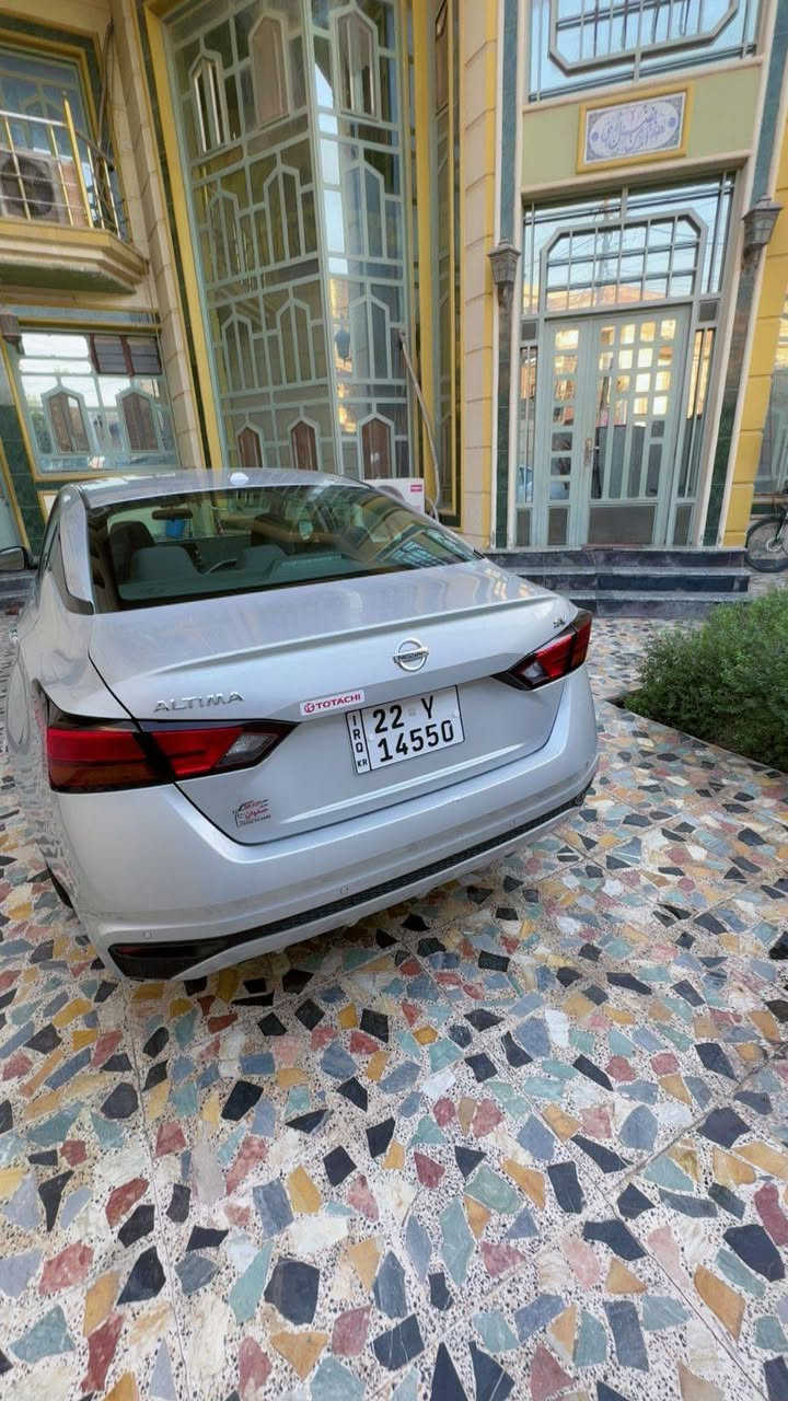 موديل 22 فول عدا البانوراما 
حادثها دعامية اماميه 
ماشيه 37 الف
163
***********
مكاني حي الحسين
