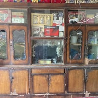 للبيع معرض عباره عن طابقين ينفصل الاول عن الثاني  بالنسبه للخشب ثكيل و...