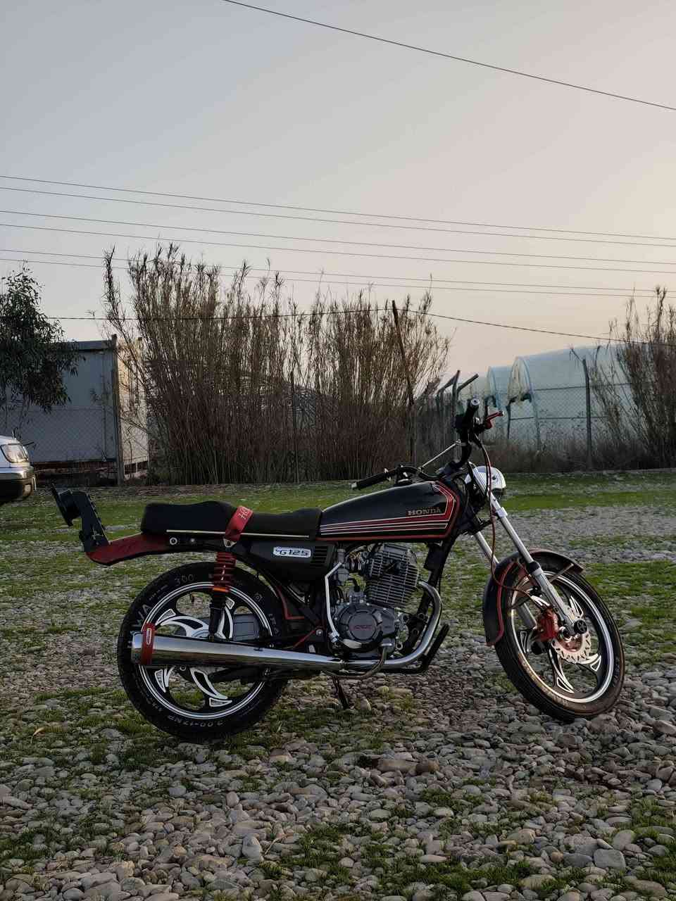 بەناوی خوای گەورە . 
ئەم ماتۆڕە بۆ فرۆشتن .
تازە دروست کراوە 0km
پێویست بەوسف ناکا
هەموو گیان تازەیە و لۆک بۆی هێنراوە
جگە لە دوو سێ برغۆ هەر پارچەیەکت دۆزیۆ کۆنەبێ بە بەلاش بیبە ، 
مەکینەی crx 300cc
مۆدێلی 2026 
10 بۆ 15 ڕۆژە دروست کراوە هێشتا بەتەواوی زەختی لێنەکراوە .
بۆ سیعر چات کەن یان تەلەفون *********** السليمانية, العراق
