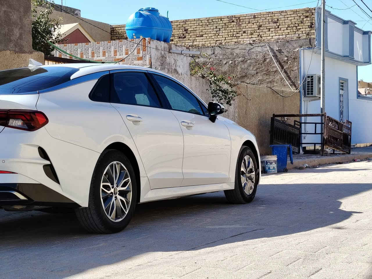 لسلام عليكم
اقراء المنشور قبل لا اتخابر

الأسم / كيا فايف هايبرد بانزين وارد كوري 
مكفوله كفاله عام من الحادث والضربه فقط صبغ 
محرك ٢٠٠٠ دوش كير اياتي ماوس 
موديل / 2023 رقم أربيل الدولي مداور ثاني يوم 
الون / ابيض 

2 / تحكم استيرن جهتين
3 / كامره خلفيه دواره
4 / حساس خلفي

6 / لد أمامي
7 / لد خلفي
8 / كشنات جلد اسود
9 / 4 بصمه
10/ كشنات هيتر

12/ رادار جانبي
13/ تحديد مسار ذاتي
14/ وقوف ذاتي
15/ قياده ذاتيه
16/ مري ام الشاره

19/ نظام اسبورت
20/ سيد ابريك بصمه
21/ اناره الداخل ذكيه
العنوان النجف الكوفه لتواصل أكثر
***********
