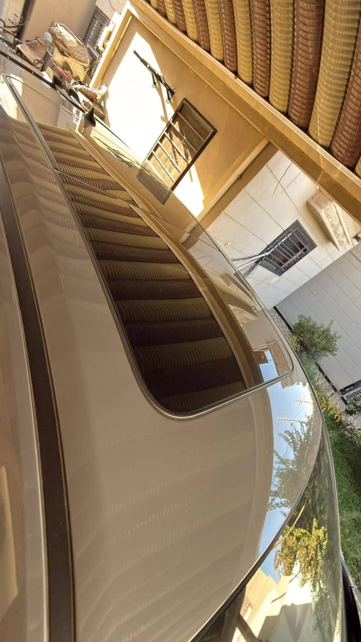 شانجان UNI-K موديل 2024

* موديل 2024
* خليجي
* ماشية 70 ألف كم فقط
* محرك 2.0 لتر تيربو (2.0L Turbo)
* ناقل حركة أوتوماتيك 8 سرعات
* عزم دوران 390 نيوتن/متر
* قوة 233 حصان
* تشغيل بصمة
* تشغيل عن بُعد
* فتحة سقف بانوراما
* فتح الصندوق الكهربائي
* دفع رباعي AWD
* ريلات سقف
* حساسات أمامية
* حساسات خلفية
* مصابيح LED
* مصابيح ضباب LED
* مقابض أبواب شفط
* دخول ذكي بالبصمة
* جنوط قياس 21 إنش
* إطارات 265/45 R21
* نظام فرامل 4 دسك
* حساسات ضغط الإطارات (TPMS)
* إشارات بالمرايا الجانبية
* مرايا جانبية قابلة للطي كهربائياً
* ماسحة خلفية
* 6 وسائد هوائية (Airbags)
* هند بريك كهربائي
* نظام ABS
* شاشة عدادات رقمية
* شاشة Apple CarPlay
* كاميرا محيطية 360°
* إضاءة داخلية LED
* مقاعد جلد
* مثبت سرعة (Cruise Control)
* تحكم بالمودات والأوامر الصوتية
* Bluetooth
* منفذ Type-C
* شاحن هاتف لاسلكي
* مخرج كهرباء (منفذ طاقة)
* فحص نظام السيارة
* إضاءة داخلية محيطية LED
* تتسع لـ 5 ركاب
* المقاعد جلد
* المقاعد الأمامية كهربائية
* تدفئة وتبريد المقاعد الأمامية
* ذاكرة لمقعد السائق
* المقاعد الخلفية قابلة للحركة
* مثبت مقعد أطفال ISOFIX
* تبريد الشاشة
* تبريد قطعتين (Dual Zone)
* أوضاع قيادة (Drive Mode)
* رادار
* نظام مانع الانزلاق
* نظام نزول المنحدرات
* نظام صوتي SONY
* دبل إكزوز
* تطعيمات داخلية ألمني
* دبل اكزوس
*********** تفاصيل أكثر
