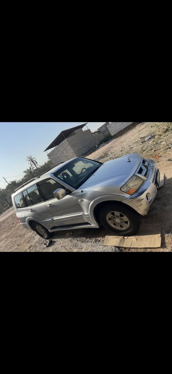 سلام عليكم خوان للبيع باجيرو 2007 رقم بغداد نكليزي بسمي سنويه ل26 مكينه 3000 كير اوتو فور ويل السياره تخم تاير حداديه تبريد ثلج مكينه كير مكفوله من الضربه بيها فقط مكانات صبغ  للاستفسار*********** مكاني البصره
