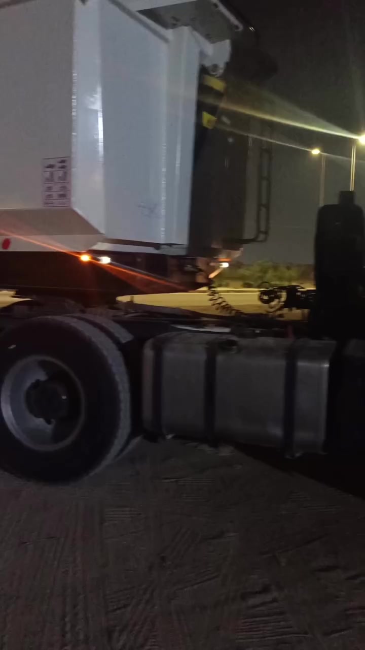 سلام عليكم عربانه ماموت 24تخم تاير حداديه فلنجات كهربايات كله جديد للبيع الستفسار ***********
