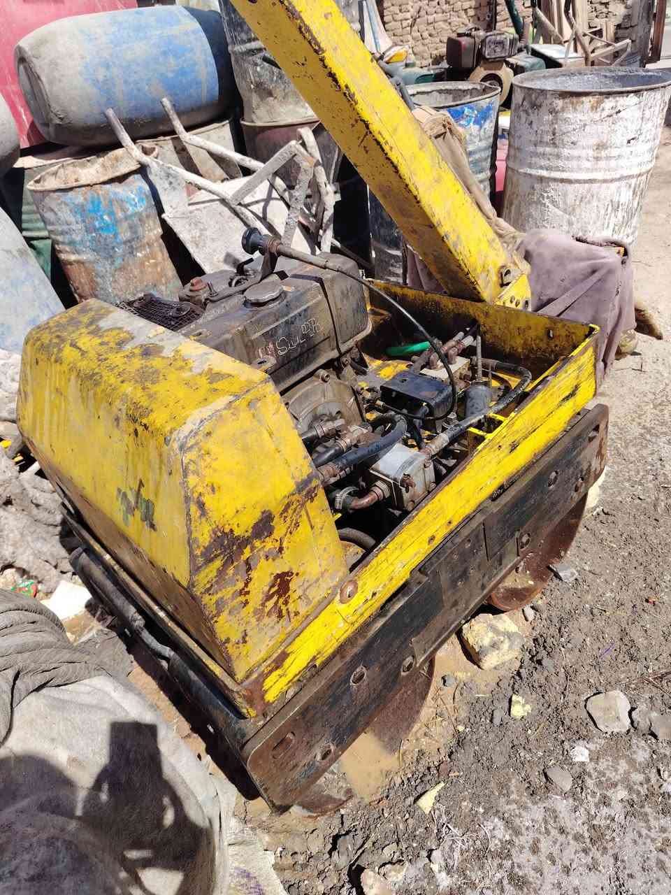 سلام عليكم ورحمت الله حادله للبيع رولات ثنين شغاله جاهزه للعمل مكان سماوه قضئ رميثه لستفسار نتصل ع رقم     (***********)
