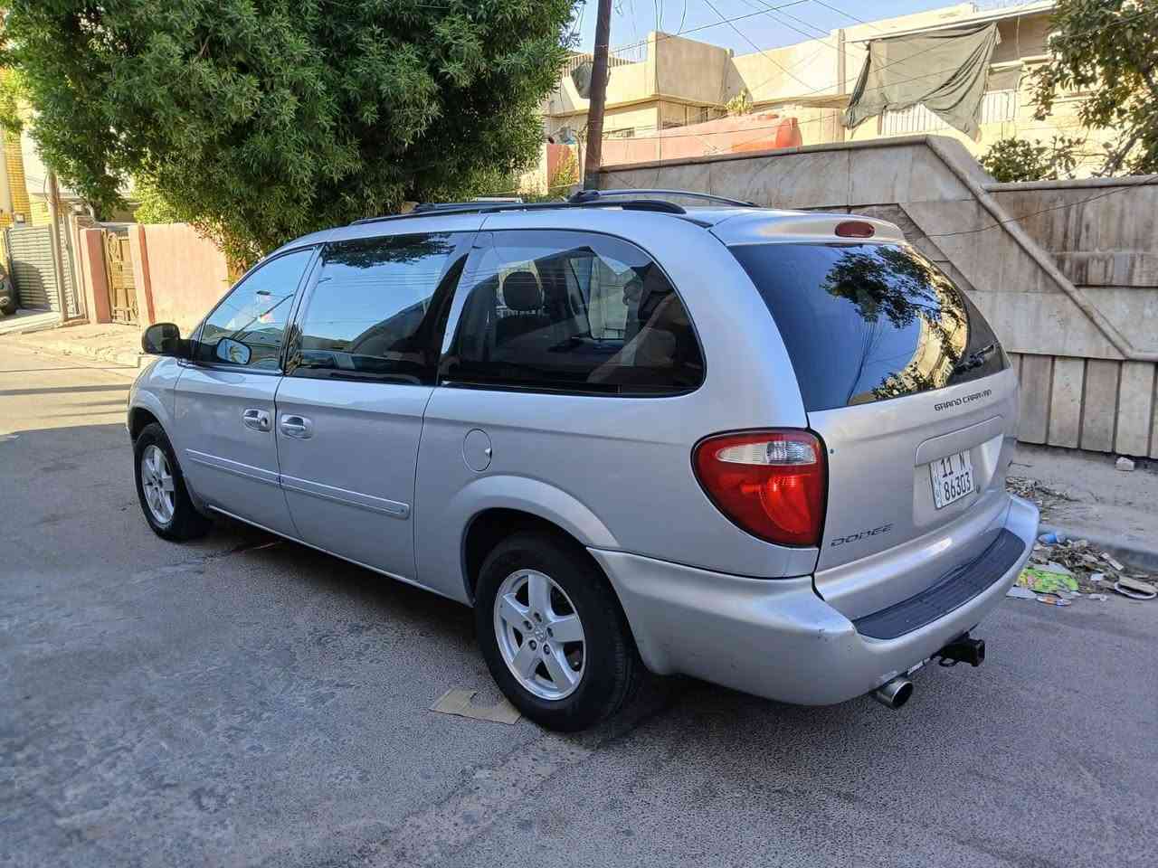 سلام عليكم للبيع دوج كرفان موديل 2007 SXT ماشيه 140 كيلو متر
السعر 95 
 المواصفات 
محرك 3800
فرس وسطي
ابواب كهرباء
كشنات منفصل بلع
ثلاث قطع تبريد 
كشن كهرباء
تحكمات ستيرن
هوك خلفي
غرقه السياره بعدهي شركه جدا نضيفه
السياره جاهزه بالكامل محرك كير صدر تبريد مكفول وجاهز 

ملاحظه السياره جدا نضيفه ومكفوله من الضربه الحادث والصبغ 
( السعر 95 ورقه مناسب  بالنسبه للنضافه والحاله
وملاحظه كلشي اكو بالسوك كلشي بسعره
الاتصال *********** للجادين فقط
مكاني بغداد
