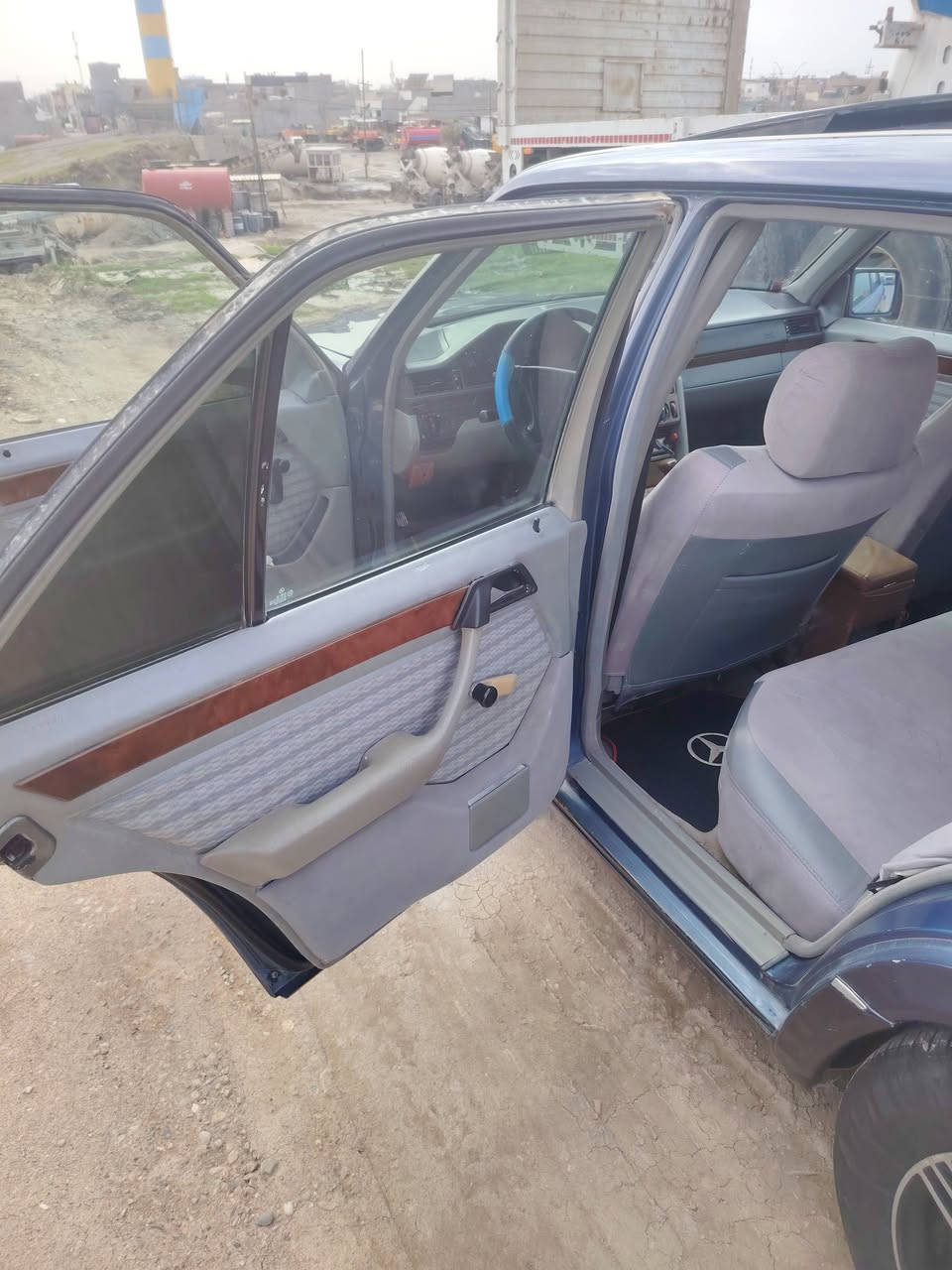 السلام وعليكم مارسدس دب موديل ٩١ رقم أربيل دولي سنويه منتهي شرط تحويل مصبوغه جماليه قواعد دبلات سليمه حداديه ٦٠٪قرفه كلش نضيفه محرك VVT3000 شرط جديد كير شرط سلايت سجه فالته دبل ايرباك
مكاني كركوك سعر ٦٨وبيها مجال
***********
