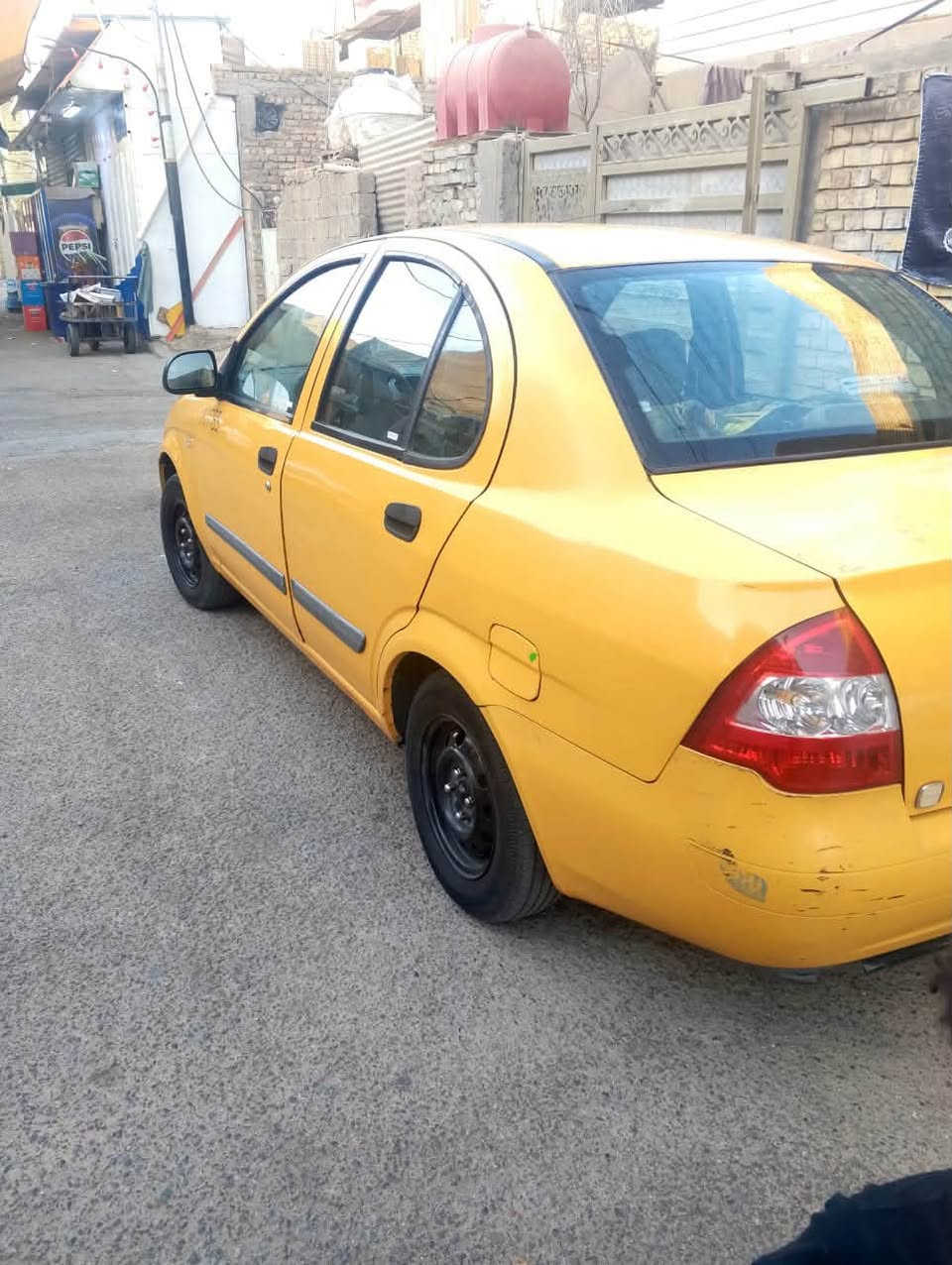 السلام عليكم طيبه موديل ١٥ السياره محرك بي رنكات وبيه صبغ جاملغ خلفي وجاملغ امامي مبدل  كشرته مبينه للصوره وتجي وتشوف السياره تحول مباشر تأخذ صافي لا غرامات ولا هيئه كله مصفر  السعر٣٢ وبيه مجال مكان بغداد الرصافه الاتصال عل رقم صاحب السياره

‭***********‬
