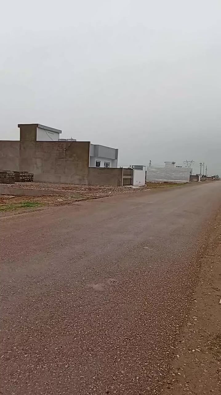 قطعه ارض زراعي وراء سايلو خدمات ماء كهرباء موجود 200 متر واجهه 10 عمق 20 عندي قطعه عالشارع الرئيسي وعندي وراء الواجهه ما اجاوب على التعليقات بس اجاوب على الخاص ***********
