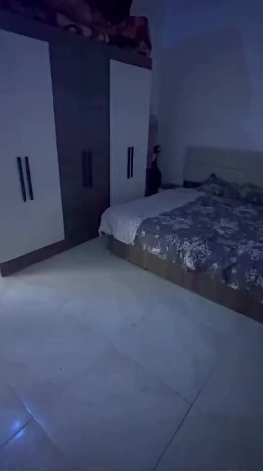 غرفه خمس قطع سعره ٧٠٠وبيه مجال جديده ستخدم يوم واحد عنواني كربلاء حي غدير 
رقم الهاتف 
‏‪***********‬‏
