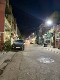 مساحه 75 م مربع واجهه 7ونص نزال 10 طابقين 3 غرف نوم 3 حمامات خارجي ودا...