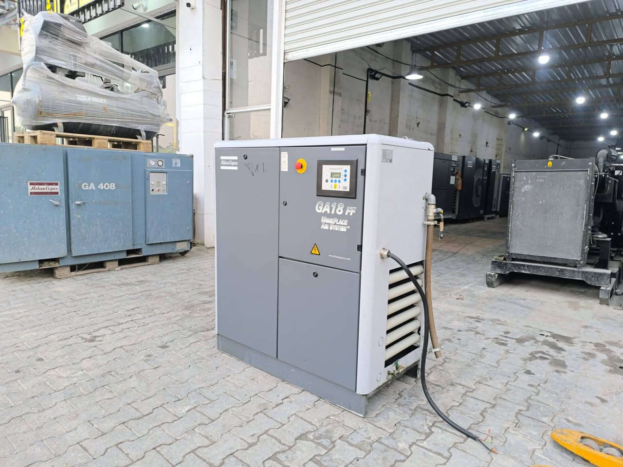 🔧 المنتج: كومبريسر هواء 25 حصان
⚡️ الموديل: ATLAS COPCO GA 18
⚡موديل 2003 
⚡ضغط 10 بار
⚡حوالي 2,7 متر مكعب / دقيقة

📍 العنوان: حي القادسية – خدمي شارع الصب – مقابل معرض النجف الدولي
📞 للاستفسار: ***********
