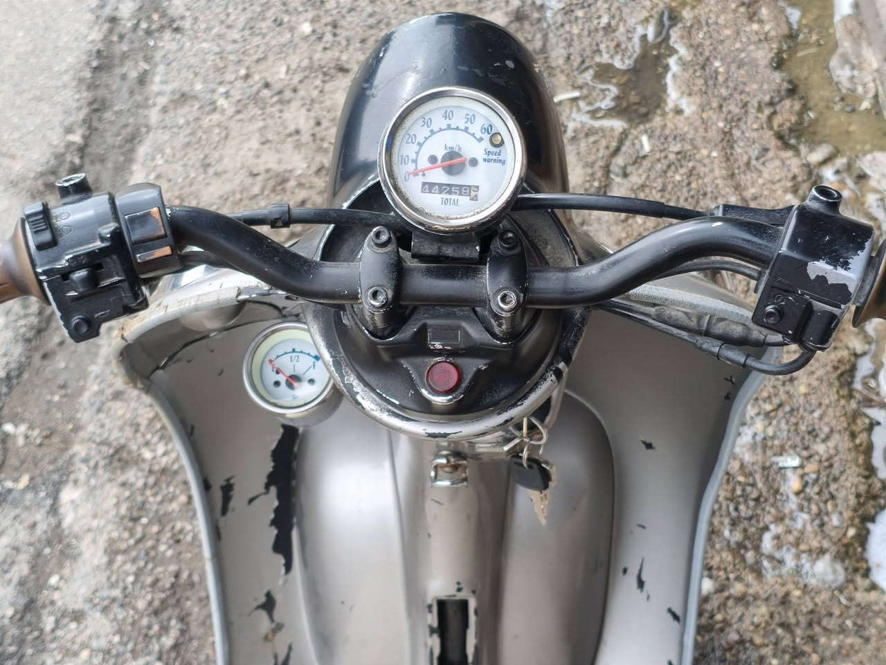 عبد الحليم محرك مفتوح مبدل بستم بس وكابريته جديد والباقي بشرط  كهربائية شغله كله  السعر 275  وبي مجال للطيبين 
مكاني كركوك  ***********
