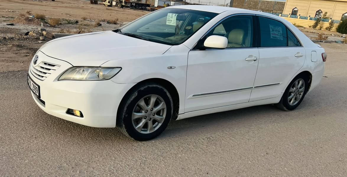 سلام عليكم كامري للبيع موديل 2008 محرك 2400 مواصفات GL رقم مميز رقمها مثنى كير ومحرك مكفولات سيارة نضيفة خير من الله تبريد قطعتين شاشة تبريدها ثلج عنوان السيارة بغداد حي العامل مابيها للاستفسار السعر 100 ***********
