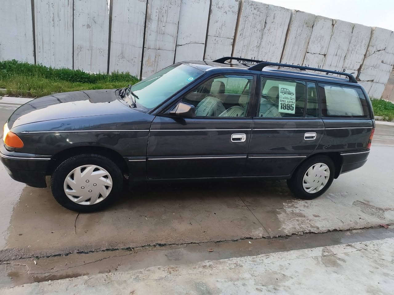 استرا موديل (95) تبريد جامات كهرب مال بيت ومال جناي 

 مكينة مال كصة جديده كير شرط طخمها شرط سياره مال جناي ومال بيت مصروف عليها كيجات كهربائيات كلها شرط شغالة طخم تاية ويل  جديد سترين بور قفل مركزي كلها شرط صبغ جمالية مال تقحيل علئ مود الهزه  والباقي شرط بسم الشرعي تحويل ثاني يوم 
 

مكاني الأيسر ***********،،،،،***********
