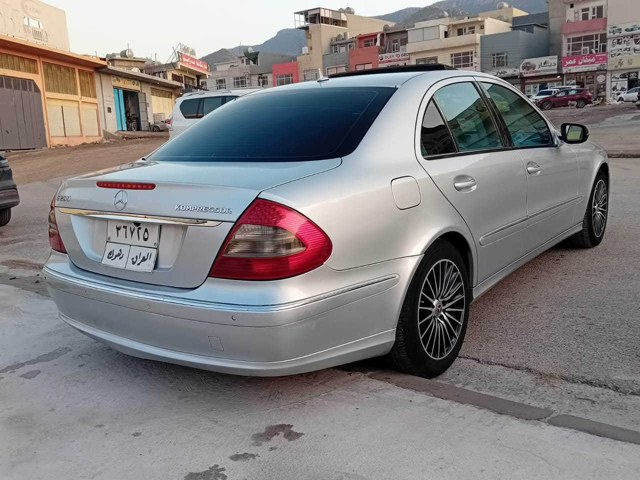 للبيع نقداً… مارسدس E200 موديل ٢٠٠٨… محرك ٤ سلندر… كير اوتو…. سلايت… كشنات جلد وكهرباء وهيتر… السيارة كلين بدون دعم ولا صبغ كلهه بلادية ومابيهه اي نقص ولا عيب حيل مرتبة… السنوية جديدة… المكان دهوك… السعر ١٢٥ ومجال… للاستفسار 
***********
*********** دهوك, العراق
