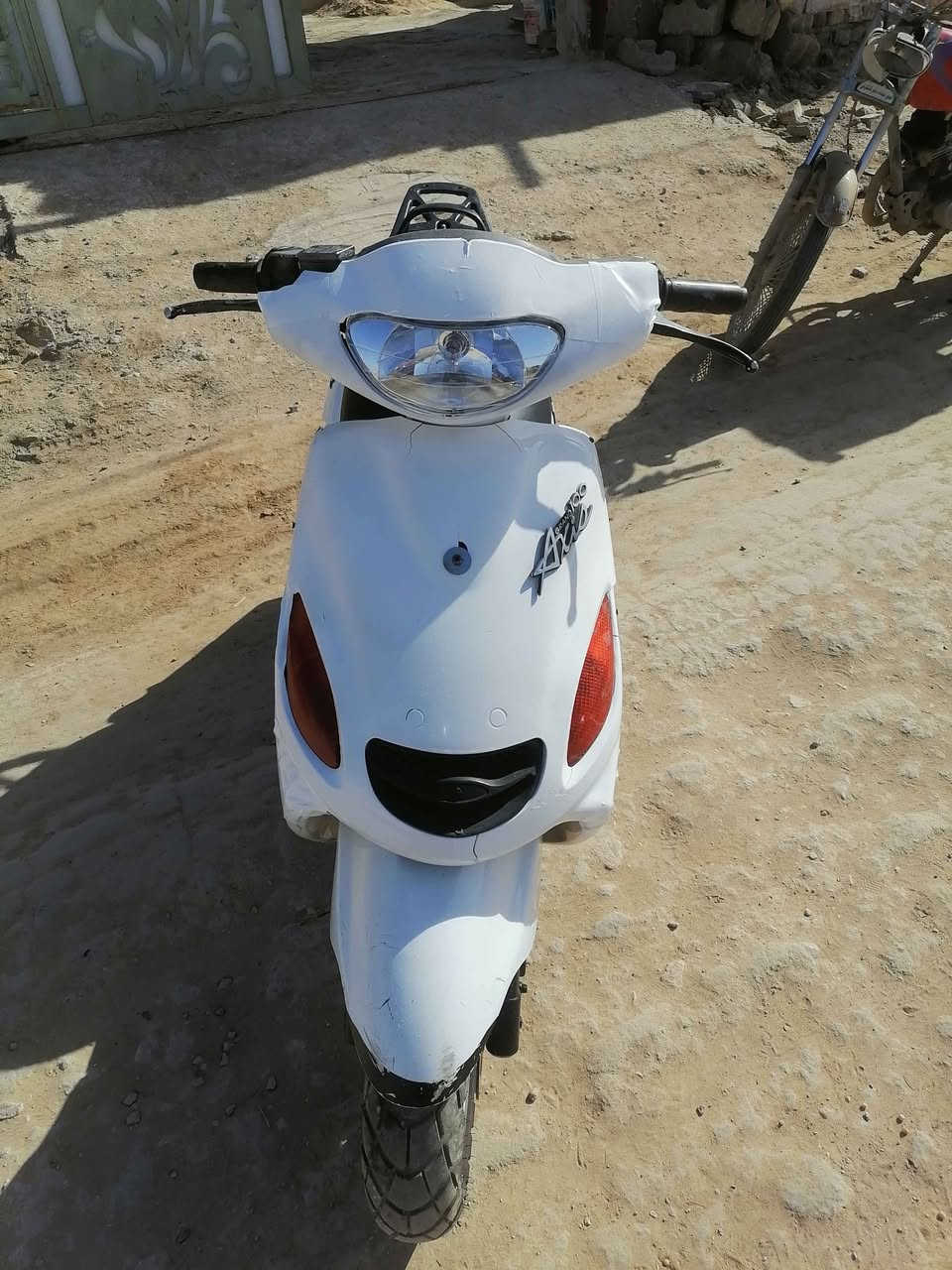 سلام عليكم دراجة دولفين فحل ياباني نكرة سلف  كهربئيات كلة شغالة دراجة جاهزة من كلشي مكينه ناعمه مفتوحة مرة وحدة  السعر 300 وبية مجال  مكان الرميثة للاستفسار ***********بي وتساب Singapore
