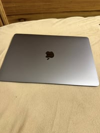 macbook air m1 13 inch 8gb ram 256 gb ssd الجهاز اوبن بوكس بعده بالضما...