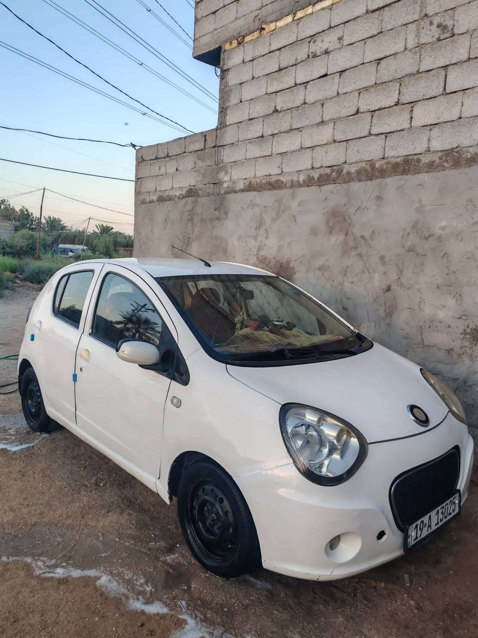 باندا موديل 2013 لون ابيض
رقم كربلاء دولي مكانها كربلاء سنويه 2030
سياره ب اسمي تحويل مباشر ثاني يوم
سياره جاهزه كير مكينه حداديه مكفولات
سياره بيها بيه ملاحضات صبغ ابيع احزام
السياره عليها دوشمه وشاشه وكامره واضائه داخليه 
ملاحضه بيها زرف بسيط ب البوري مال تبريد مايكلف ابد
كهربائيات كله شلع شغاله ومتعوب عليها دهن جديد كير ومكينه ماشيه 90 وبانزين هم متروسه 😂 
الستفسار ***********
سعرها 44 وبيها مجال للشراي يدلل
