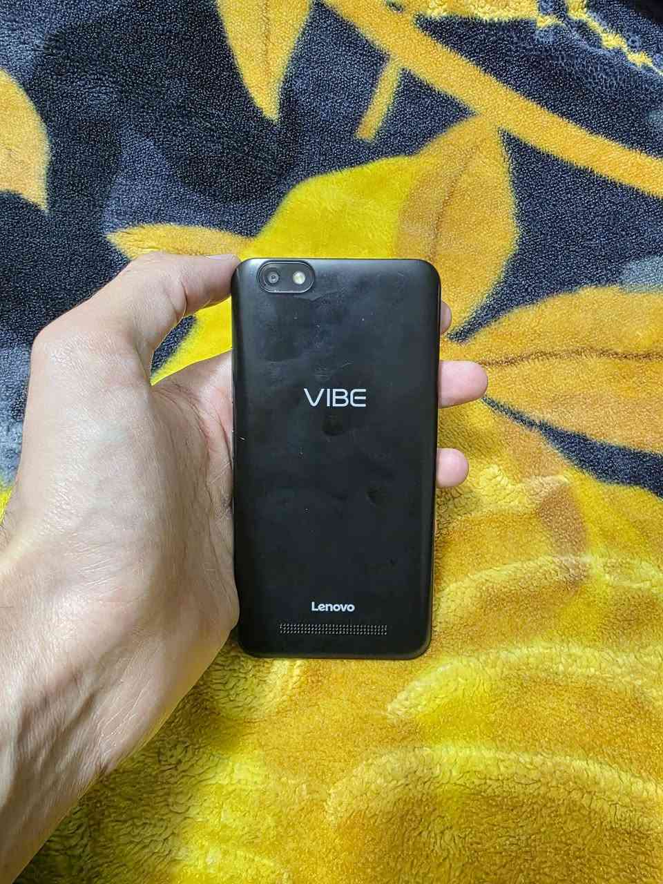 تلفون lenovo vibe 
جهاز كلش نظيف
دبل سيم كارت 
سعرة ٧٠ الف دينار
للتواصل على الرقم ***********
