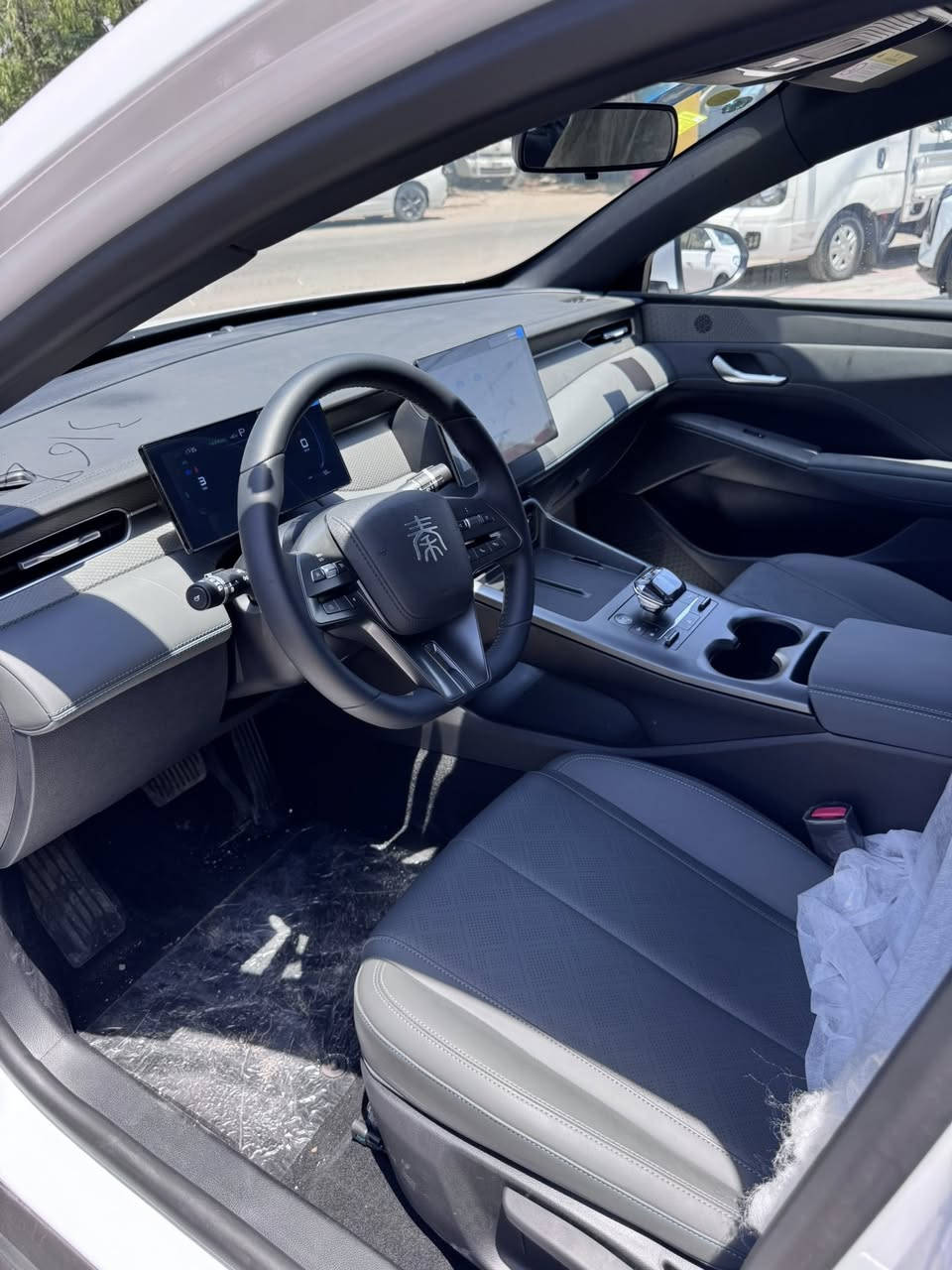 بي واي دي كين بلس | BYD Qin Plus
✨ زيرو
📍 رقم بغداد
💰 السعر: 19,400,000 دينار عراقي

💯 مكفولة كفالة عامة

🔥 مواصفات حديثة وفخامة واضحة
⛽️ اقتصادية جداً بالوقود
🚘 راحة عالية بالطريق
🖥️ شاشة وسطية كبيرة متعددة الاستخدامات
📱 دعم Apple CarPlay و Bluetooth
📷 كاميرا خلفية وحساسات اصطفاف
🔑 تشغيل بصمة ودخول ذكي
❄️ تبريد ممتاز وتكييف أوتوماتيكي
🛋️ مقاعد جلد فاخرة مع رحابة داخلية مميزة
⚡️ أداء سلس وثبات عالي أثناء القيادة
💡 إنارة LED أمامية وخلفية بتصميم عصري
🧳 مساحة صندوق واسعة مناسبة للعائلة والسفر

🎨 متوفرة بخيارين فاخرين للداخل:
✔️ داخل زيتوني جلد
✔️ داخل أبيض جلد

♻️ متوفر عدنا:
✔️ تحويل مباشر ثاني يوم
✔️ بيع • شراء • مراوس على جميع السيارات

📲 للتفاصيل أكثر
راسل الأرقام الموجودة أو زورونا بموقعنا 

📱***********  
📱*********** 
📱***********  

📍 العنوان
بغداد – الكريعات – شارع المعارض – معرض علي شاكر
