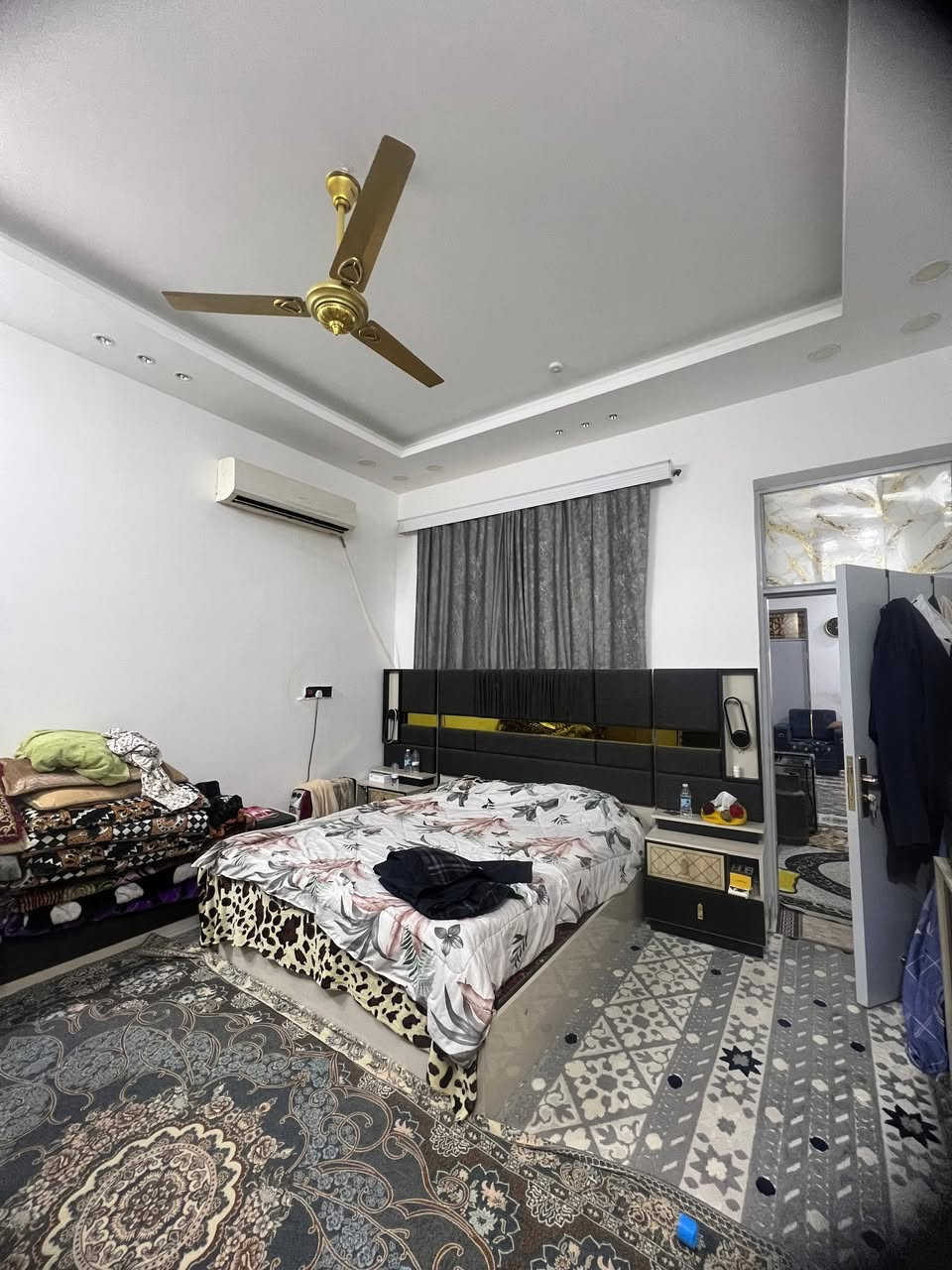 🏘 بيت للبيع مساحة 178م طابقين بناء حديث ♂️

♎ يحتوي الطابق الاول على غرفة وصالة ومطبخ حار وبارد واستقبال مع السويت وصحيات عدد 2 ومناور عدد 2 🌳
ويحتوي الطابق الثاني على سويت عدد 2 وغرفة وصحيات 🛏

📝 مساحة 160م بالسند واقع حال 178م 🧾

🪯 بناء حديث طابوق واساس وسقف صب كونكريت مسلح 👉 🔰

📋 طابو صرف📈

🌍 موقع مميز : مشخاب حي الشهيد الصدر قرب مطعم ابو تراب مقابل نزلة مخبز الزهراء ثاني بيت عن شارع القادسية 🌅🏞♂️

🔴 لمعرفة السعر اكتب كلمة (تم) وسيتم الرد في الخاص 

ملاحظة // البيت يباع مع الاثاث 🛋

☎️ للتفاصيل اكثر :
 *********** مكتب خطوات الفهد📲
أو زيارة المكتب الواقع بالشارع الرابط بين مول الف هلا والمتنزه مجاور شركة زين للاتصالات 🔰

#مكتب_خطوات_الفهد_للعقار
