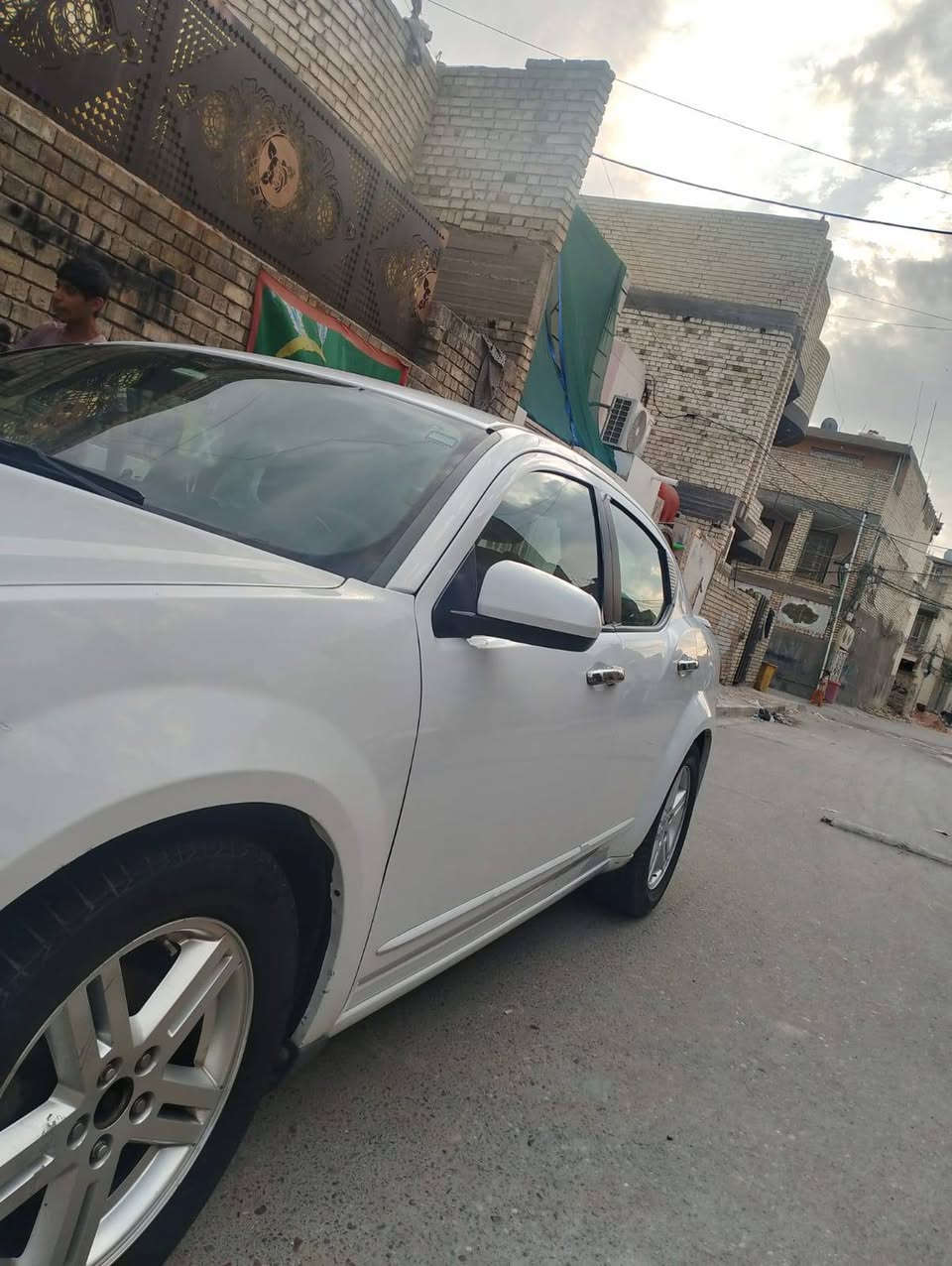 السلام عليكم عندي دوج افنجر
موديل 12
رقم الجديد 
السياره بأسمي 
تحويل ثاني يوم 
سياره نضيفه 
بيهه باب السايق وخلف السايق 
وبنيد بدون ايرباك بدون دواخل 

سياره مال جنايي
السعر في الخاص. او واتساب

***********
