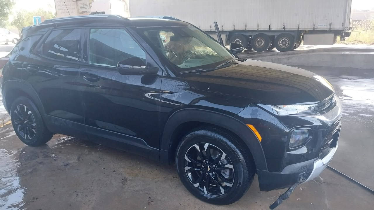 السلام عليكم
عندي تريل بلايزر للبيع ومراوس 
موديل ٢٣
حره بدون رقم تحويل مباشر بسم المشتري 
***********
