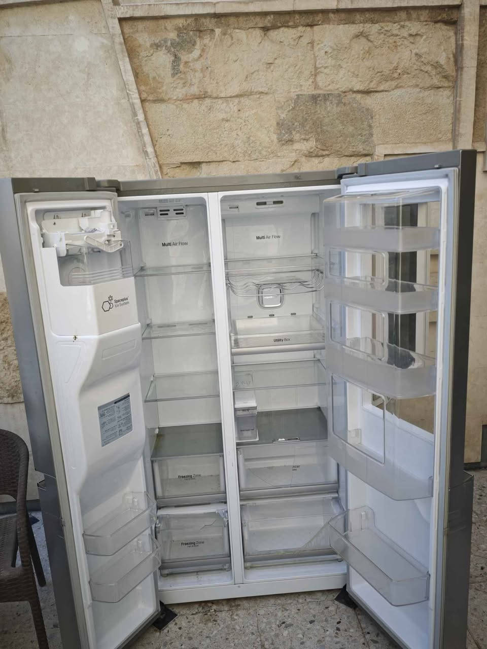 ثلاجة LG حديثة بلادية ما مفتوحة شغالة 100 بالمية مكينة الثلج عاطلة تكدر تشوفها وتسمع الفيديو للاخير مكانها بغداد اليرموك 

السعر مليون دينار
واتساب *********** بغداد, العراق
