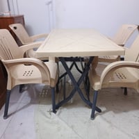 ميز طعام • طاولة سفرة