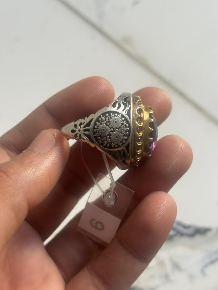 مجموعتي الشخصيّة الثانية للبيع
الخاتم الأوّل جمشت أفريقي فضة ٩٢٥
 تراش و صياغة ملكيّة يدويّة مع شهادة منشأ ، صياغة ثقيلة جدّاً ٢٧ غرام و نص

الخاتم الثاني فضة ٩٢٥ گصبة عقيق يمني مشمشي ( الحجر قديم ) صياغة 
يدويّة ثقيلة جدّاً

الخاتم الثالث فضة ٩٢٥ من در النجف الصافي الزلالي صياغة يدويّة 
مخطوط ( هو النور ) 

الأسعار راح تكون مُراعيّة للناس الجنّاية و الّي على باب الله 

يعني ما راح تكون مثل ما يغنّون بالسوگ 

الأسعار راح تكون بالخاص و ان شاء الله ما أقصّر وي الجميع


**إذا كنت صاحب هذا الإعلان وتريد حذفه لأي سبب، رجاءا أرسل رسالة إلى الدعم الفني**