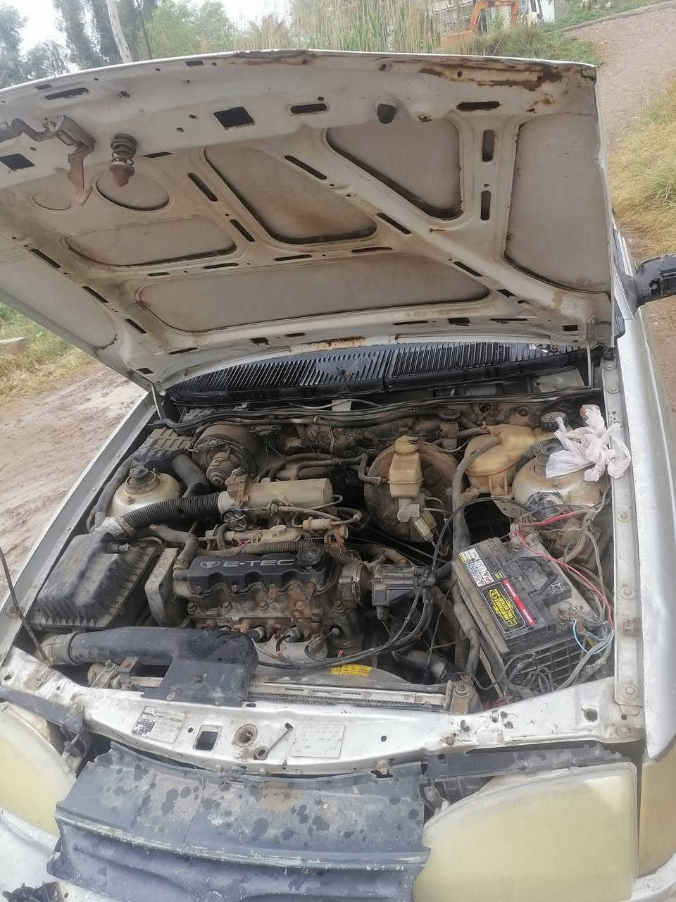 سلام عليكم ورحمة سياره لبيع سنويه صاقطه ٨ تشهر تقريبن موديل ٩٣ سعر ١٨ ورقه رقم تلفان *********** مكان العباره يم خرنابات
