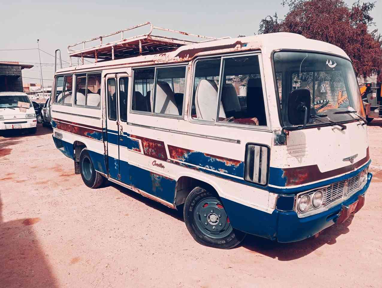 اسلام عليكم عدي كوستر للبيع حلوه وبلاديه رقم صدامي بغداد السياره كاز بلاد مكينه مجفته جديده كاعيه جديده دوشمه جديده كهربائياتها كلها شغاله عدي وكاله راعيها بغداد  رقم***********
