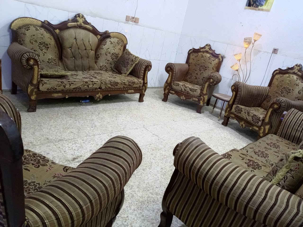 تخم زان مصري تكمه  نظيف جدا 10مقاعد ب270 الف وبي مجال المكان الوشاش *********** يوجد  توصيل بكروة يوجد واتس اب
