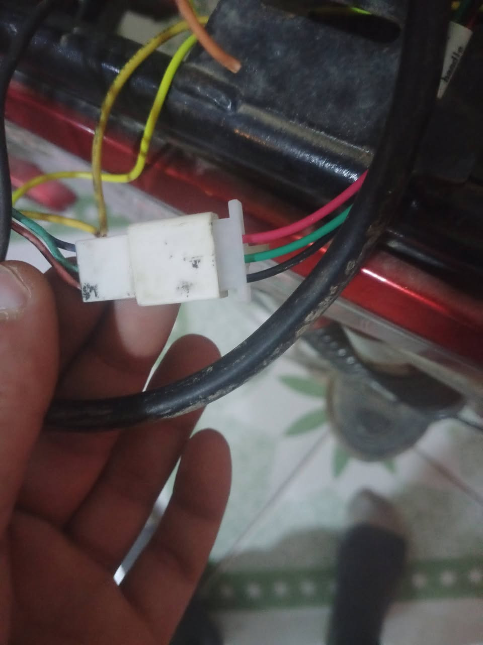 صيانه عامه للدراجات الشحن مع قطع غيار وبطاريات 
تبديل ضفيره 
عقول 
ديالى الخالص***********
