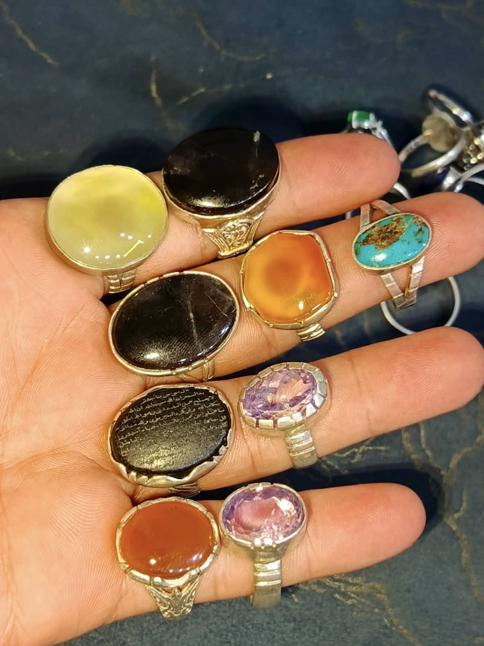 قطع منوعة حلوة ومرتبة الكل اصلي بالذمة واسعار البلاش ❤
حجز وتفاصيل أكثر خاص او واتساب ***********🌹
وموجود كل انواع الاحجار الاصلية باسعار مناسبة.
