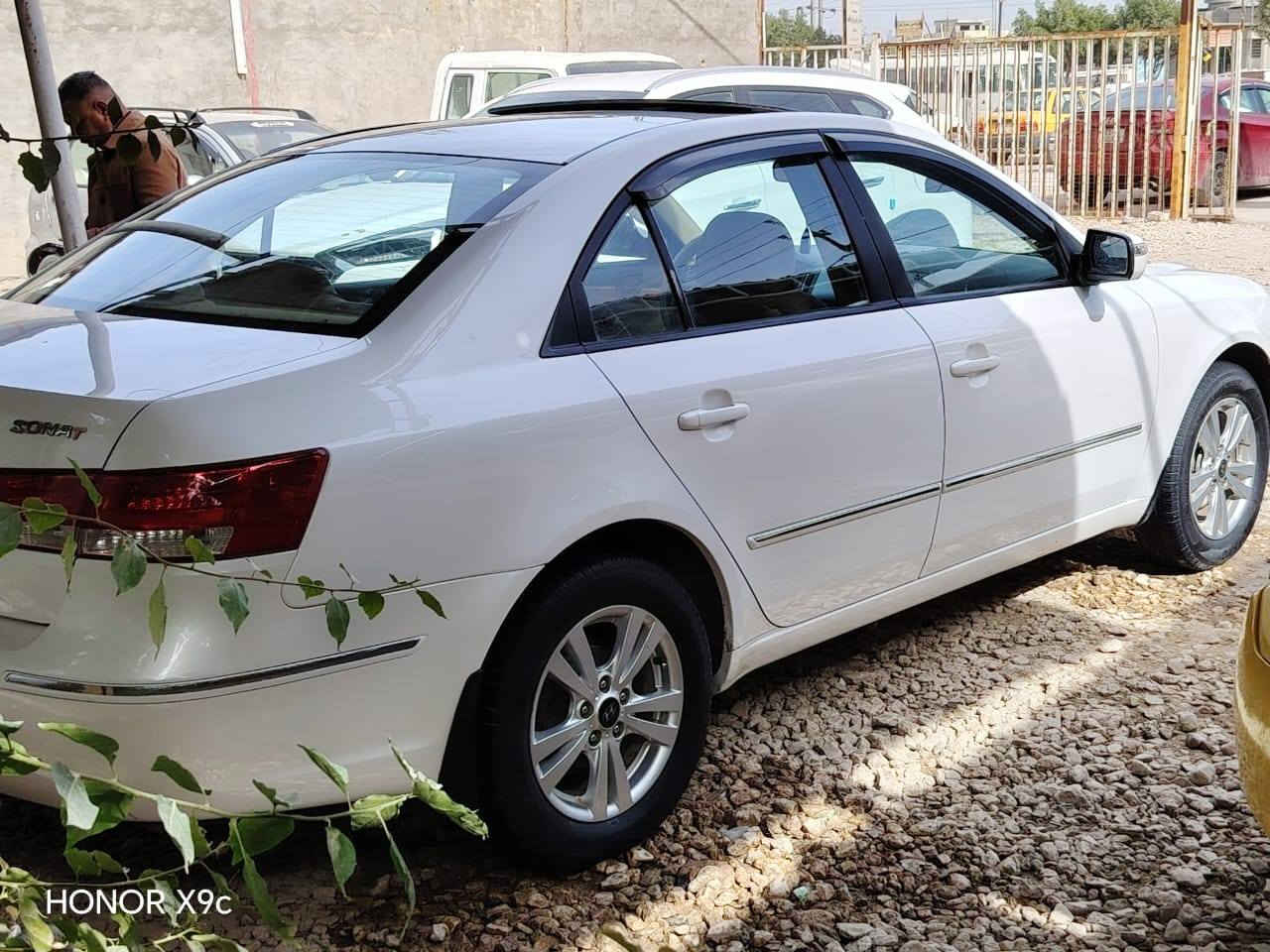 سوناتا موديل ١١ خليجيه فول كفاله بدون صبغ بيها مكانين تكثير مشتغلهن كارات السياره جاهزه من كلشي 
السعر ١٤٥ بيها مجال بسيط 
مكانها حله بابل معرض الخفاجي لتجاره السيارات الحديثه 
للستفسار ***********
