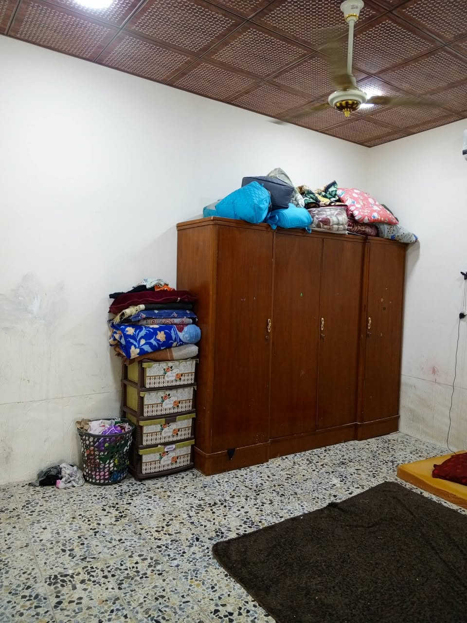 للبيع دارين معزولات طابو زراعي (سند 25)
 الموقع: ناحية العباسية – قرب مولدة فارس – قريب على شارع المصري
 المساحة الكلية: 200 متر
 كل دار مستقلة عن الثانية
 البناء: طابوق + صب كونكريت
 الأرضية: كاشي
 مواصفات الدار الأولى:
استقبال
 مطبخ
 صالة
 غرفة نوم
حمام داخلي
 صحيات خارجية
مواصفات الدار الثانية:
التفاصيل خاص
 السعر خاص *********** واتساب او اتصال
