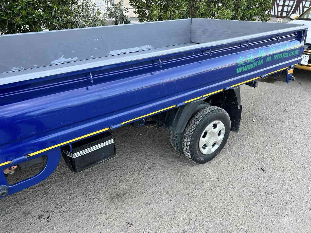 السلام عليكم للبيع كيا مديل 2004. رقم بغداد الماني مشروع وطني تحويل مباشر. محرك 3000 مشترك مفتوح بلاد. جديد.   مكفوله من ضربه وكص.  مكانات صبغ مال جرد فقط.  تخم تاير. كير اكسن حداده. شواصي كفاله.    كهربيات شغاله.  دواخل جديده.   سياره جاهزه.   مكاني بغداد.   السعر.  82 ورقه.  وبيها مجال.     هـ.  ***********.     اتصل وتدلل.  🚘🫶. 🫡.
