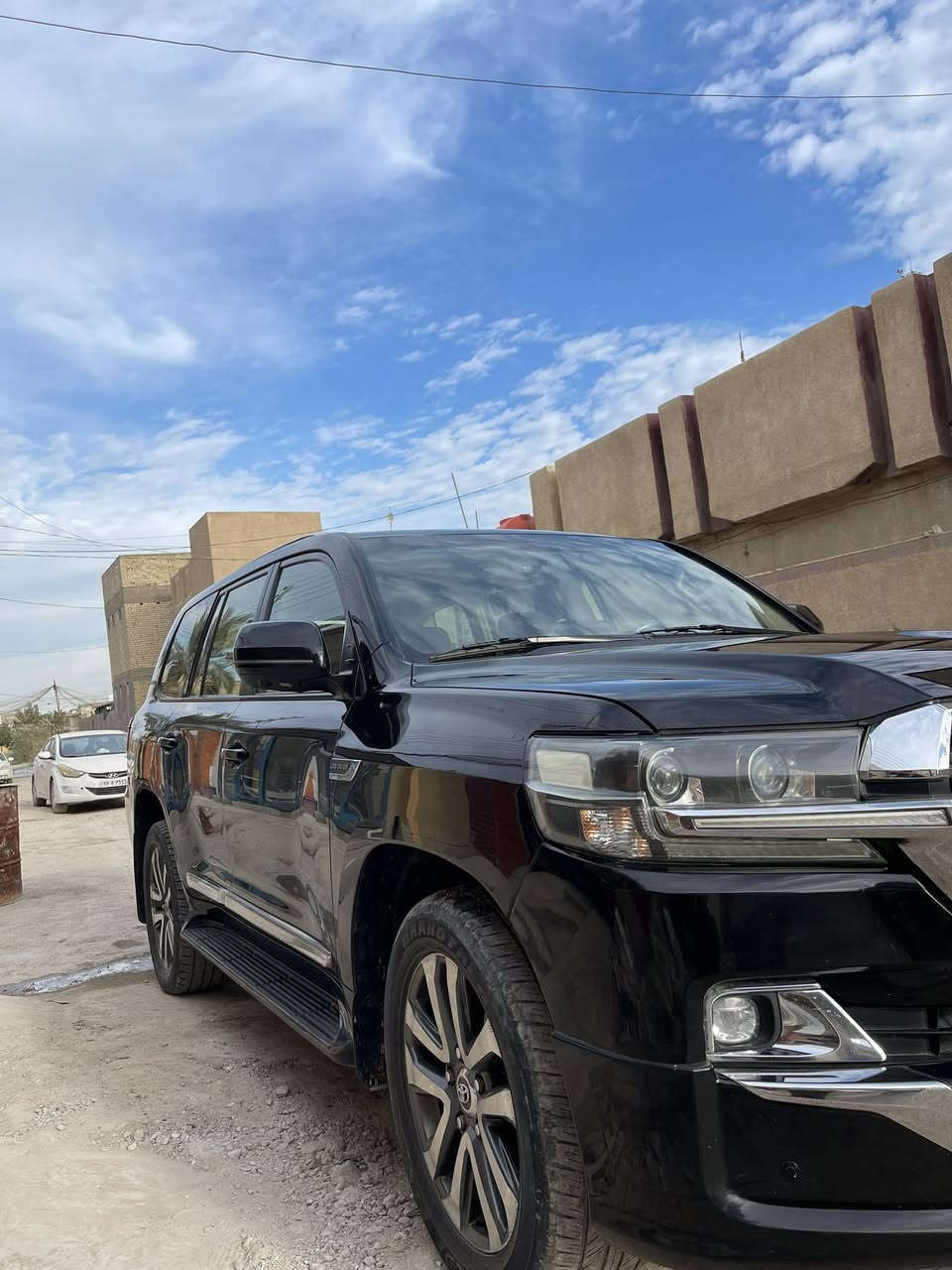 LAND CRUISEP
موديل 2017 بريم 
فول مواصفات
كفاله عامه فقط بلبنيد اربع اصابع كلش بسيط 
بانوراما 
انضمة قياده متعدده
لايت led زنون 
شاشه وسطيه 
تحكمات ستيرن وكشنات كهرباء 
وباقي مواصفات البريم معروفه 

رقم بغداد وأكاله تحويل 
السعر: 480$

مكان السياره بابل-قضاء القاسم 

للاستفسار ***********
