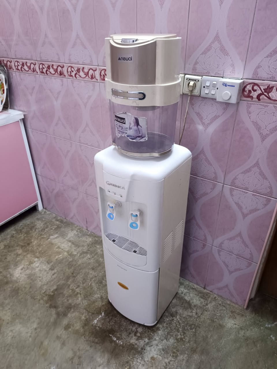 س ع براد شغال شرط حار بارد ثلاجه فول نضافه كل عيب مابيه كامل ويه الفلتر سعر 55 وبيه مجال مكاني كركوك حي عسكري شراي اتصل  ***********
