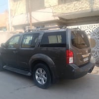 نيسان بافندر 2008 عائلية سبعة راكب   محرك 4000 گير رياضي  خير من الله ...