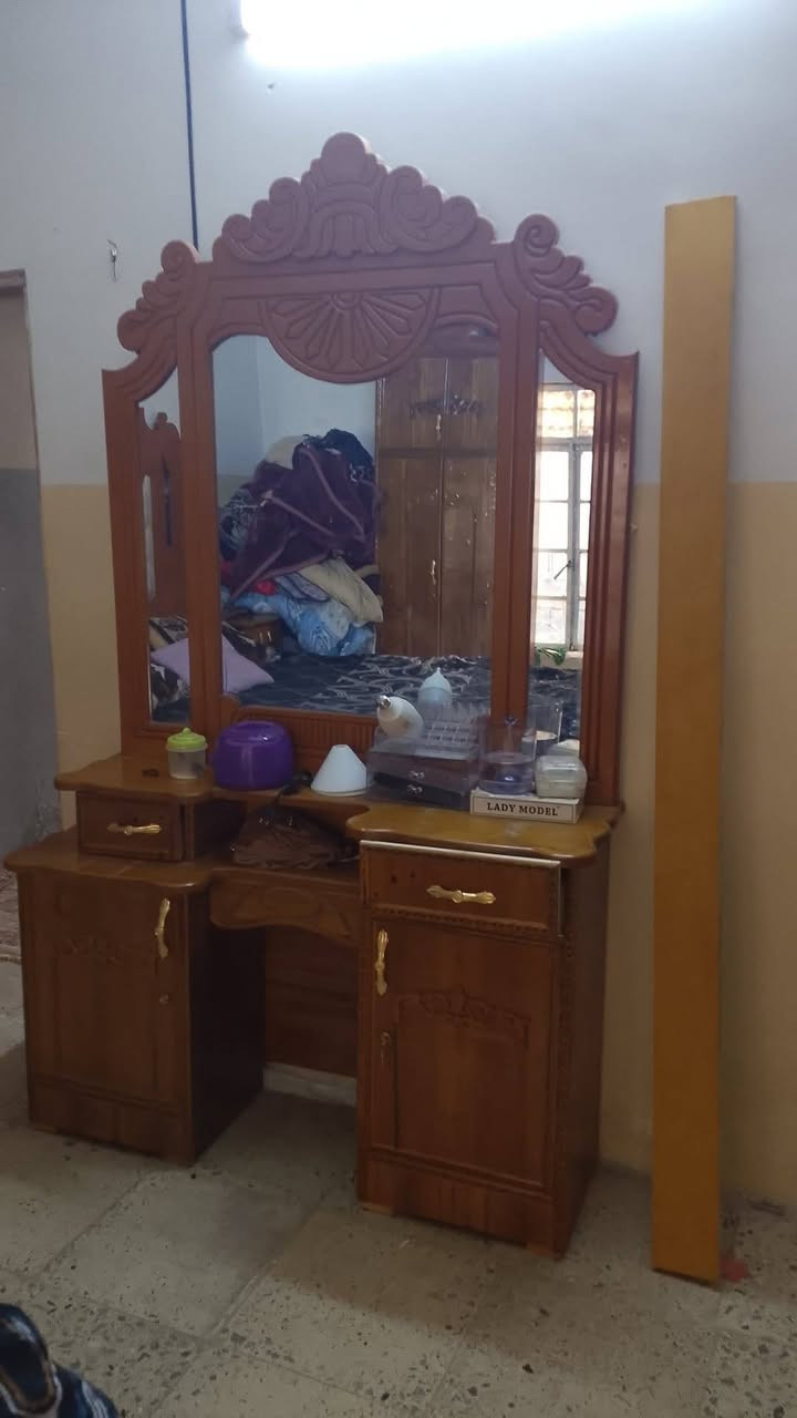 سلام عليكم غرفه النوم اغشاب صاج مستعمله شهرين السعر 750المكان البلديات المعسكر***********
