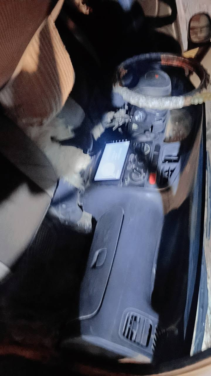 سلام عليكم سياره للبيع دايو محرك كورلا مكينه شرط جديده كير حداده خير من الله سنويه السبعه ٢٧راعيه يمي يريد تحويل مكاني البصره قضاء الزبير مقابل التفصيخ البدو ***********هاذ رقمي الشراي السعر 28وبيه مجال بصيط
