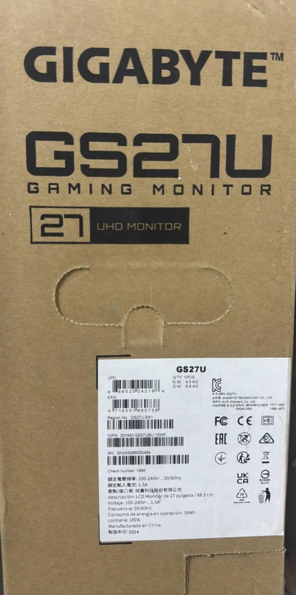 للبيع: شاشة قيمنق GIGABYTE GS27U (دقة 4K) بحالة ممتازة
السلام عليكم، للبيع شاشة Gigabyte GS27U Gaming Monitor الغنية عن التعريف، الشاشة تجمع بين الدقة العالية جداً والأداء السريع، مثالية جداً لأصحاب الـ PC القوي أو أجهزة الكونسول (PS5 / Xbox Series X).

🖥️ المواصفات التقنية:
• الموديل: Gigabyte GS27U UHD.
• الحجم: 27 بوصة.
• الدقة: 4K Ultra HD (3840 x 2160).
• نوع اللوحة: SS IPS (ألوان رائعة وزوايا رؤية واسعة).
• معدل التحديث: يصل إلى 160Hz (OC).
• زمن الاستجابة: 1ms (MPRT).
• المميزات: تدعم HDR400، تقنية FreeSync Premium، ومزودة بمنفذ DisplayPort 1.4 ومنفذين HDMI 2.1.

⚠️ ملاحظة للأمانة (إبراء للذمة):
يوجد في الشاشة بكسل ميت (Dead Pixel) واحد صغير جداً في منتصف الشاشة تقريباً (مرفق صورة مقربة له). البكسل غير مؤثر نهائياً على تجربة اللعب أو المشاهدة ولا يكاد يُرى إلا بالتدقيق الشديد على خلفية فاتحة، لكن ذكرته للأمانة والمصداقية مع المشتري.

📦 الملحقات والحالة:
• الشاشة بحالة نظيفة جداً ( استخدام قليل ).
• متوفرة مع كرتونها الأصلي وكامل ملحقاتها.
• تاريخ التصنيع (كما هو موضح على الكرتون ): عام 2024.
💰 السعر المطلوب : (450الف) ( قابل للتفاوض البسيط ).
📍 الموقع: [الديوانية].
📞 للتواصل: عبر الرسائل الخاصة أو واتساب [***********].
