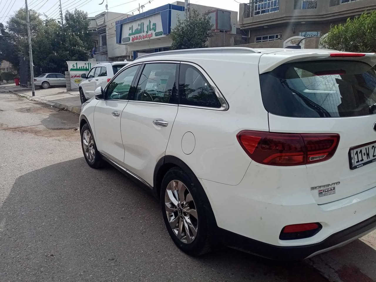 السلام عليكم
سورنتو ٢٠١٨ بلاد 
للبيع 
خليجي 
مكفول منل دعامميه للدعاميه بس بيهه صبغ شببر بل جاملغ جهة السايق كما موضح في السونار أدناه 
مواصفاته
٦سلندر غير مفتوح ٣.٥
بصمه
صندوق كهرباء
كشن كهرباء 
جلد مدوشم جديد
شاشه
كامره خلفيه
حساس امامي خلفي
لد امامي وخلفي
ويل كروم
مري شفط
برده جانبيه
نضام ترحيب
تبريد ٣قطع مركزي
٧راكب
تخم تاير جديد
باقي لمواصفات معروفه
سياره بدون اي نقص تفيد للجاني
رقم بغداد انكليزي 
تحويل ثاني يوم
 سعرها 200

للاستفسار ***********
