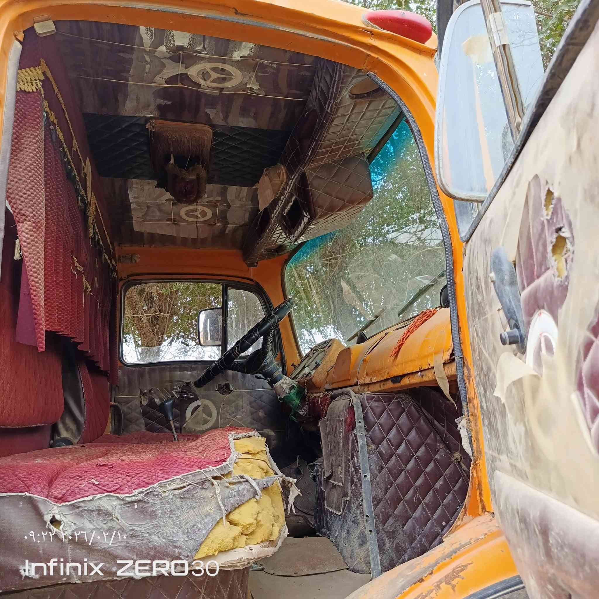 السلام عليكم فخمه للبيع موديل 80 محرك 55 جير 25 سياره مقفوله استفسار رقم ***********
